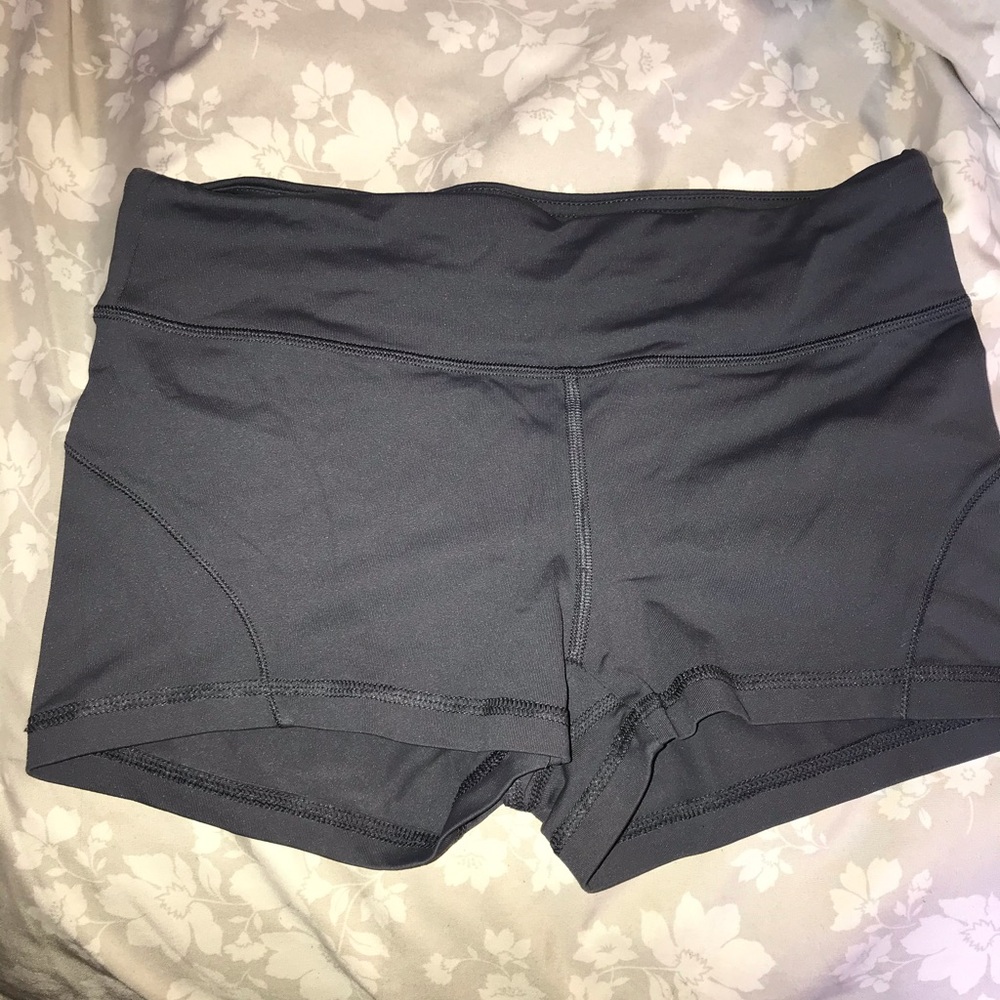 FOREVER 21 GYM SHORTS